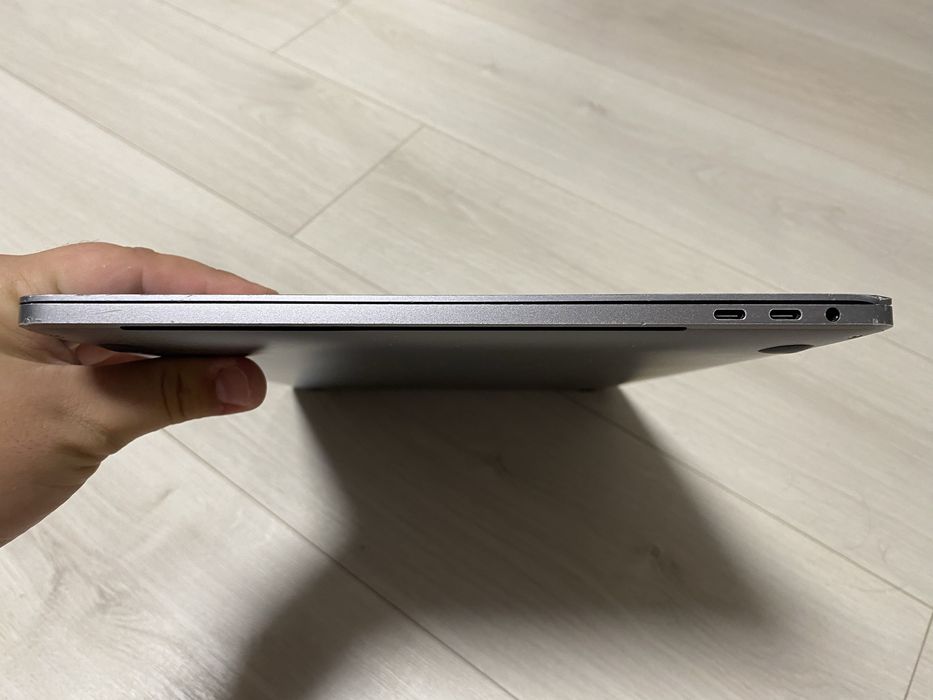 Macbook Pro 15” 2017 i7 3,1 GHz 16/512