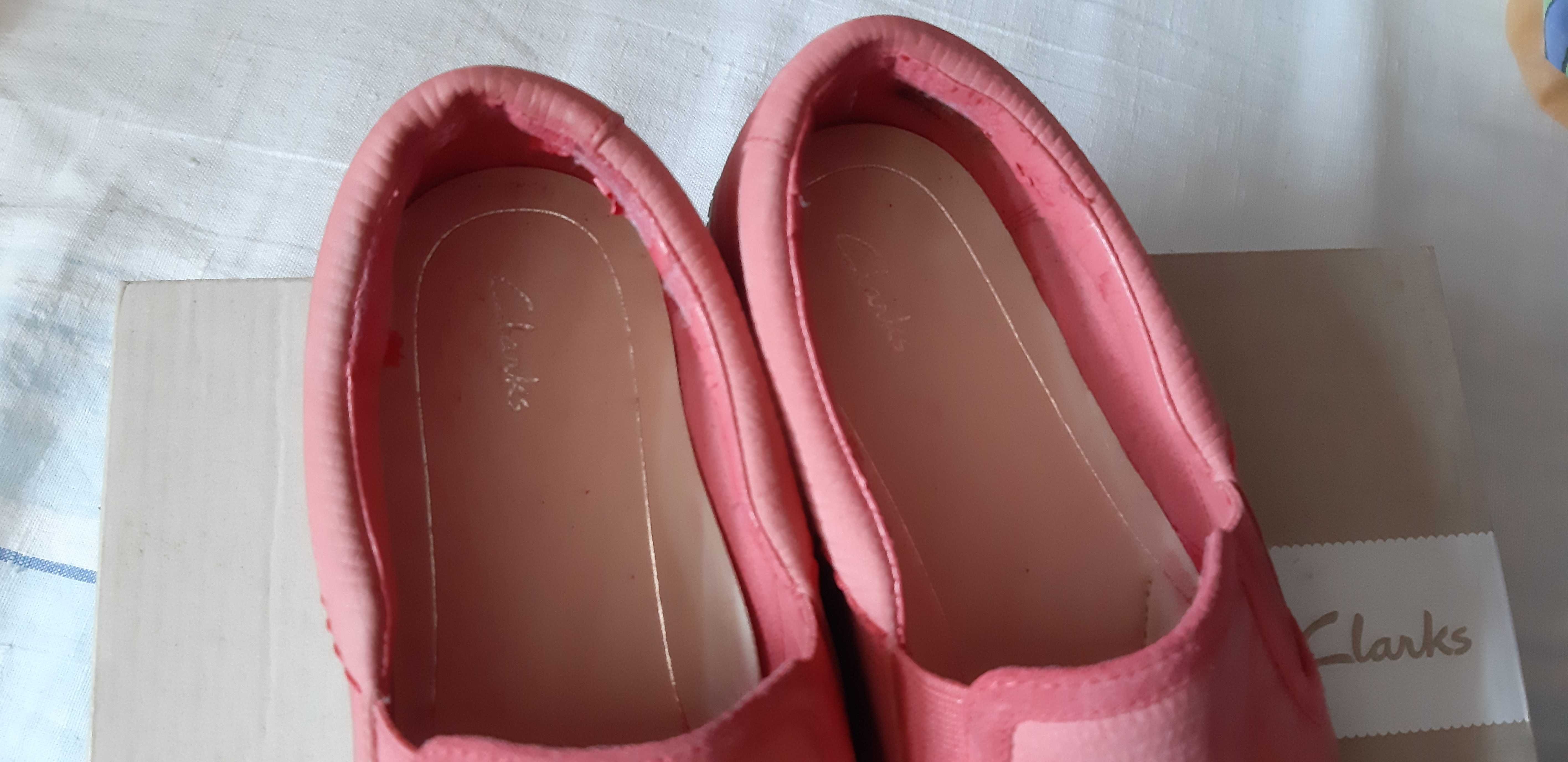 Кожаные женские лоферы слипоны мокасины Clarks длина по стельке 24,5см