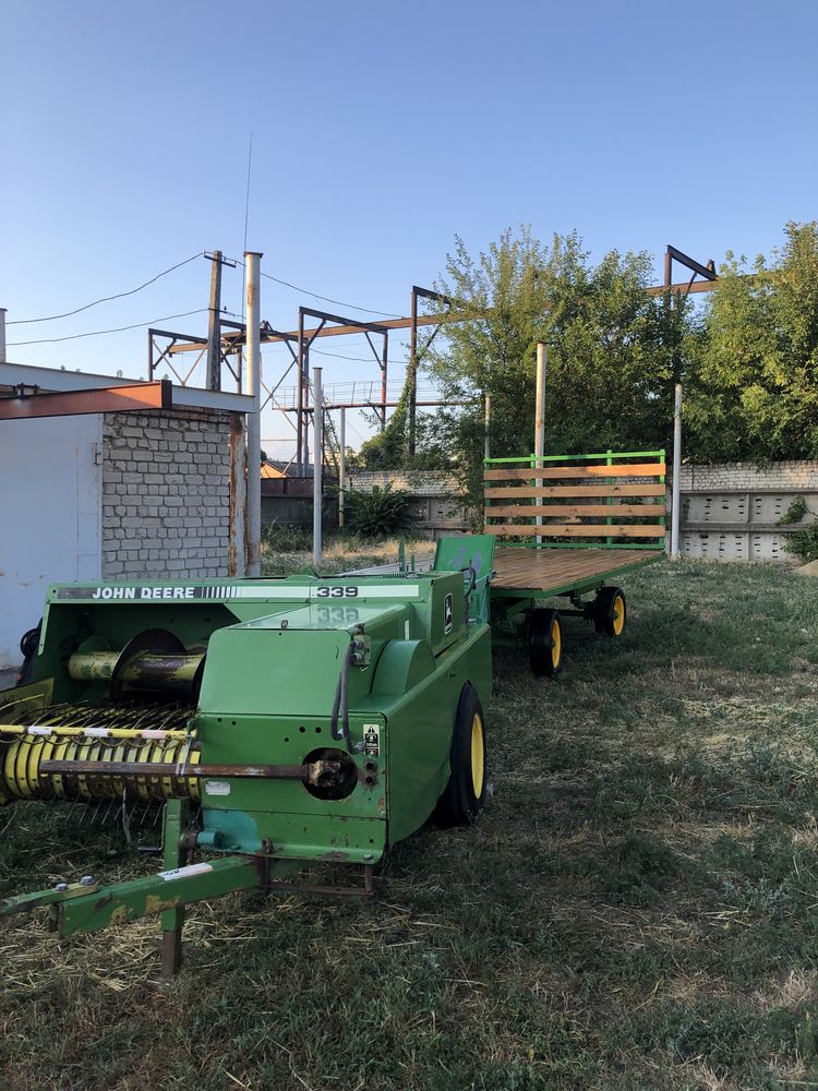 Тюкопрес John Deere 339+ причеп