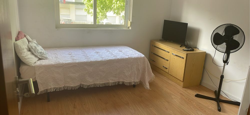 Quarto em Setúbal - MULHER