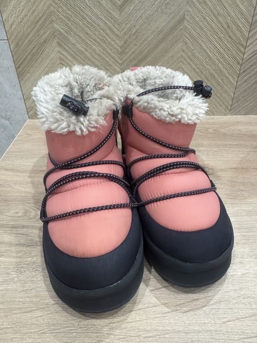 Чоботи , чобітки Zara