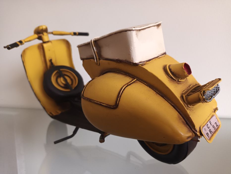 Mota Vespa Decorativa [Miniatura)