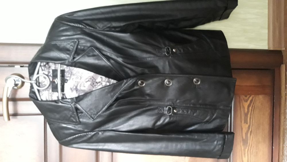 Женский кожаный пиджак классика