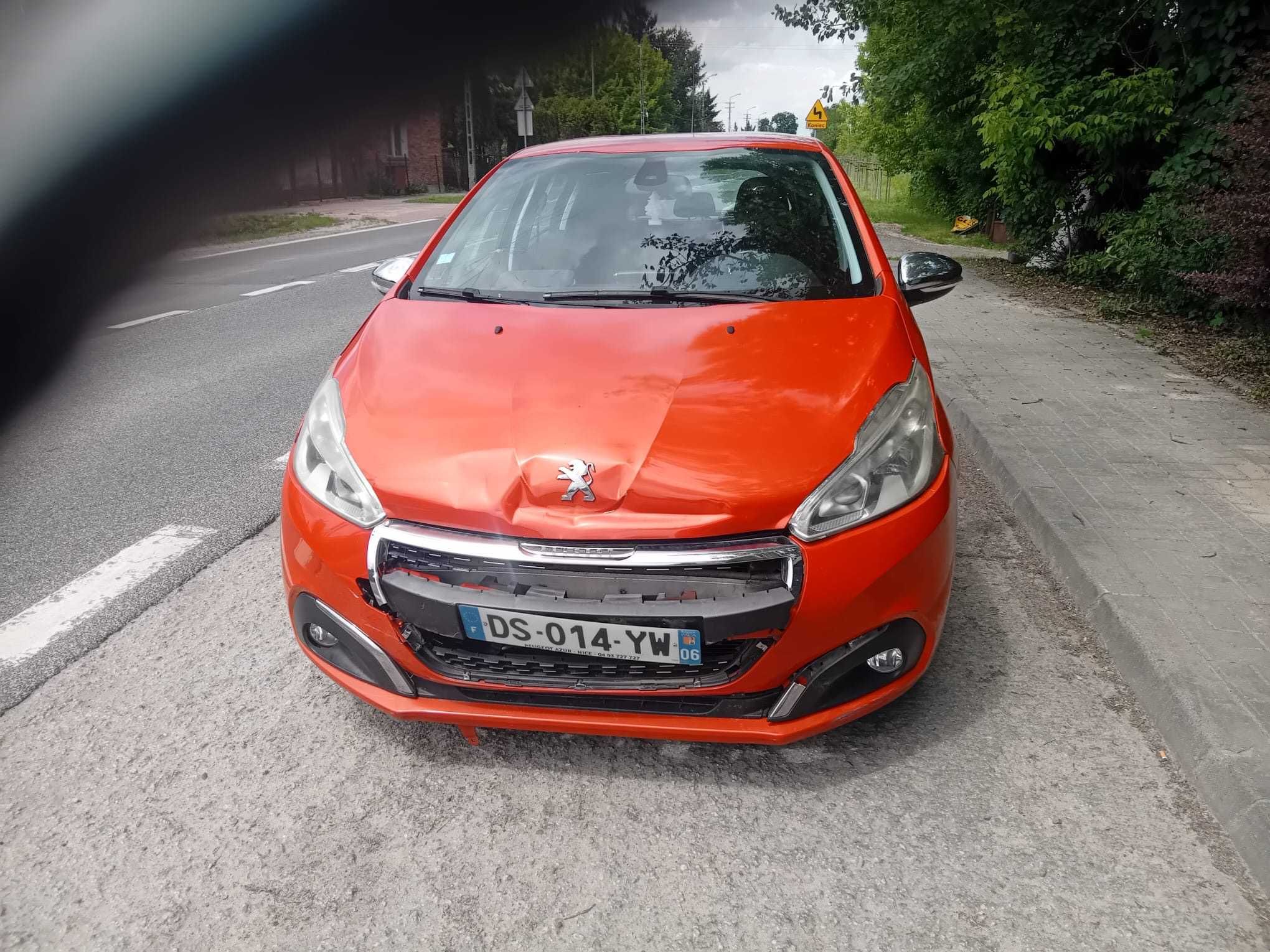 Peugeot 208 1.2 turbo benzyna 2015 r.