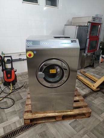 Высокоскоростная профессиональная стиральная машина до 10 кг Imesa lm