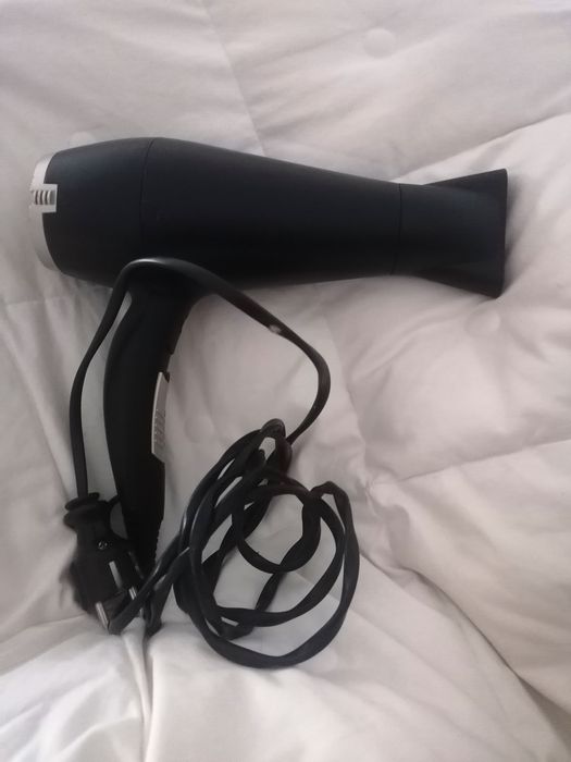 Suszarka do włosów TRESemme stan bardzo dobry