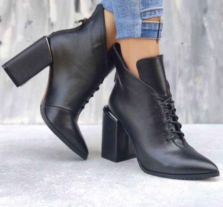 Жіночі стильні ботінки