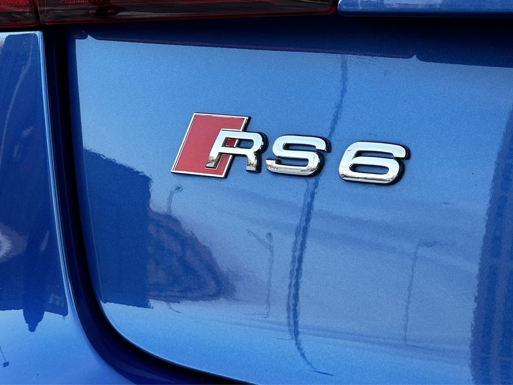 Audi RS6 4.0 TFSI Performance Tip-tronic (605 к.c.)