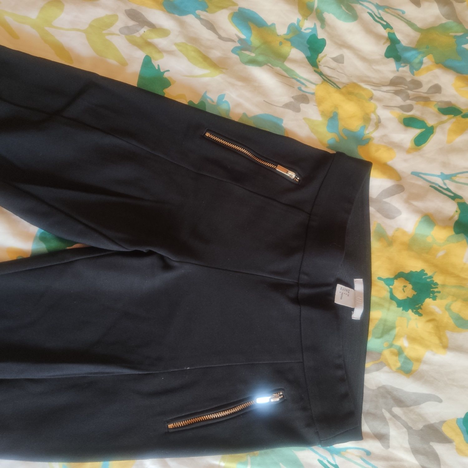Czarne spodnie jegginsy  H&M, r. 34