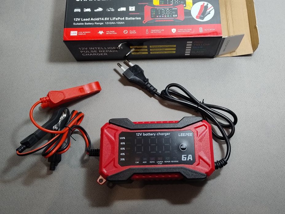 Продам імпульсне зарядне для акамулятора 12v 2-100Ah