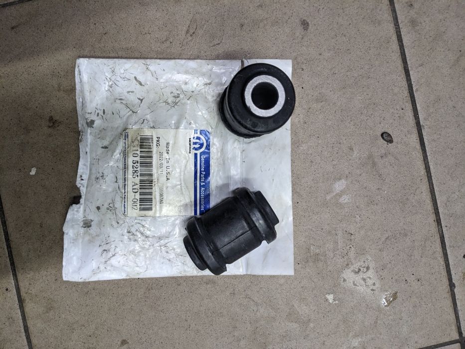 Сайлентблоки переднього важеля Dodge Journey