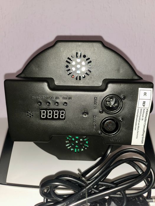 Новий LED прожектор на пультові ( світломузика ).