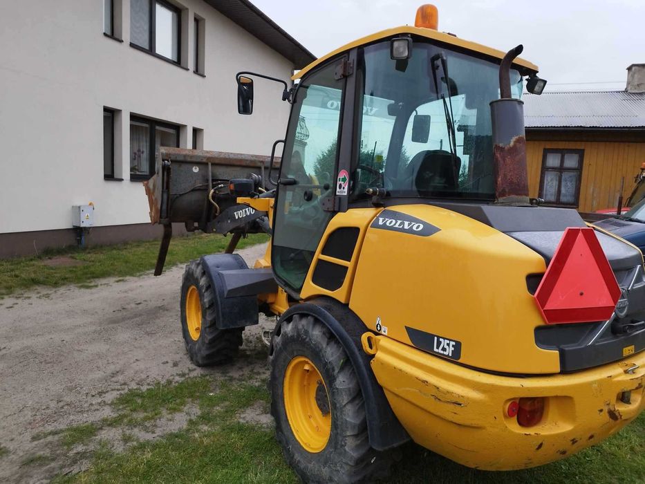 Ładowarka Volvo L25F sprowadzona 4400 MTH opony 90% zadbana