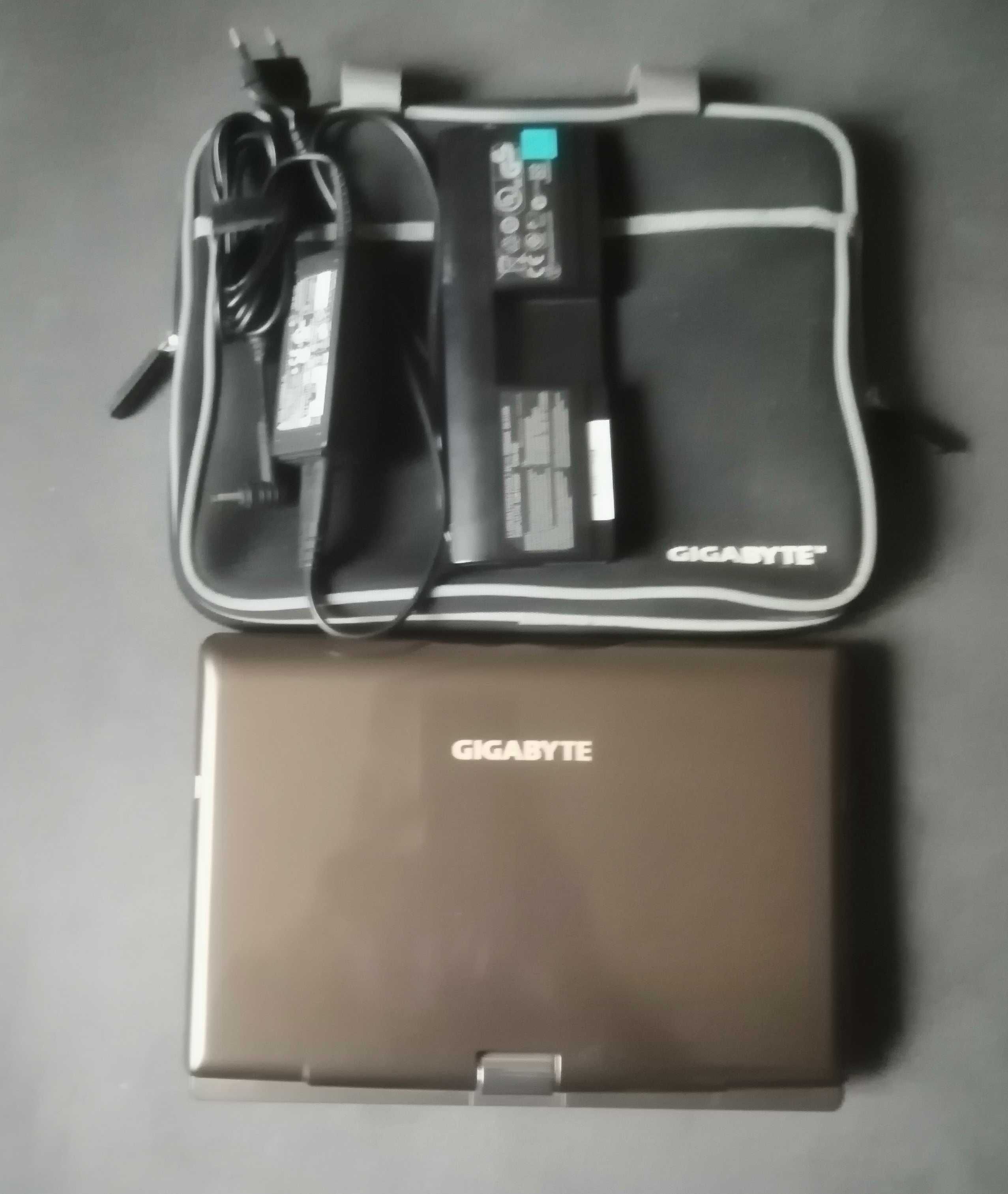 Нетбук Gigabyte T1028