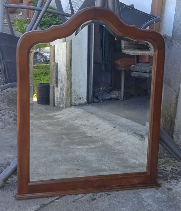Moldura com vidro Espelho em castanho maciço ótimo estado