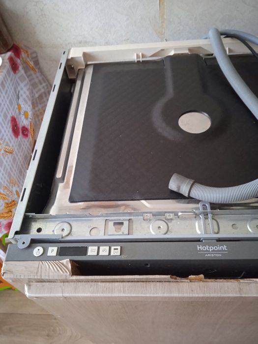 НОВА Вбудована посудомийна машина HOTPOINT ARISTON HI 5010 C