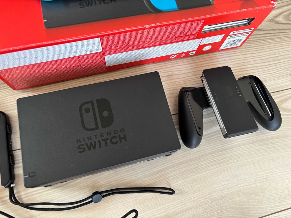 Konsola Nintendo SWITCH V2 komplet, pudełko, ładna