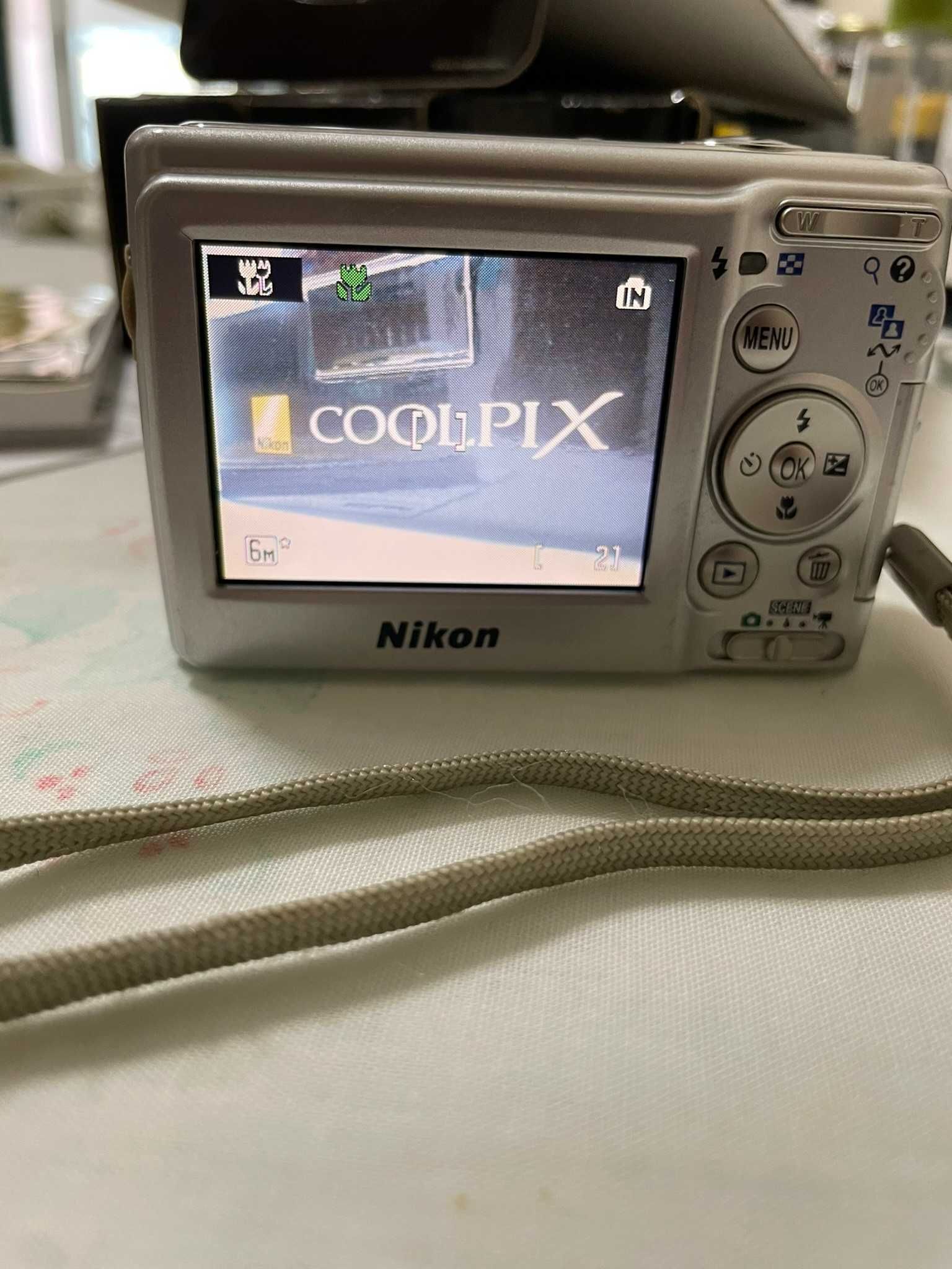 Nikon Coolpix L11