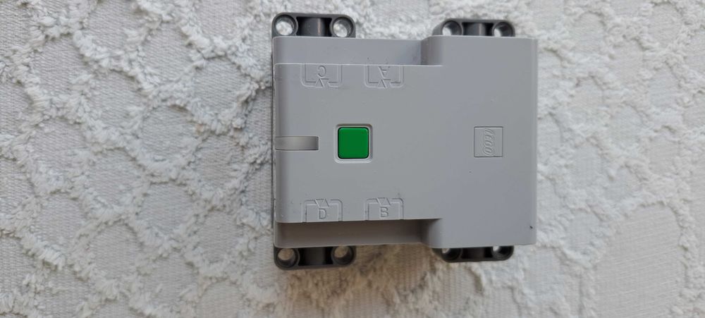 LEGO 88012 – LEGO Technic Hub Powered Up