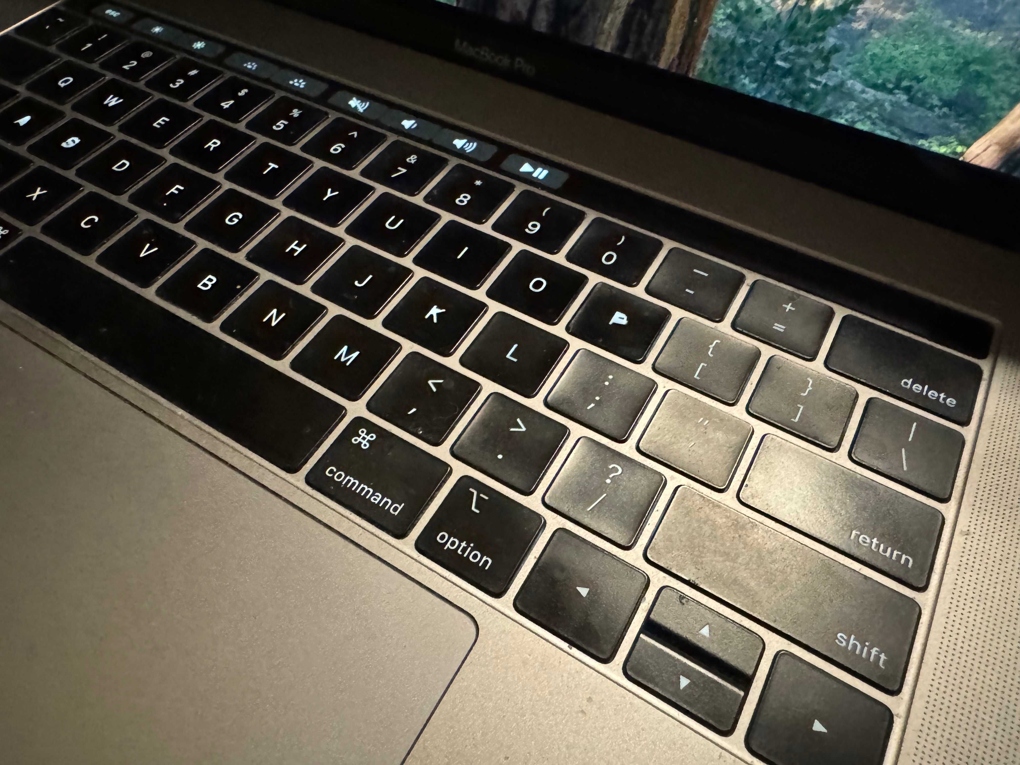 MacBook Pro 15" używany czytaj opis (nie warto ale przeczytaj)