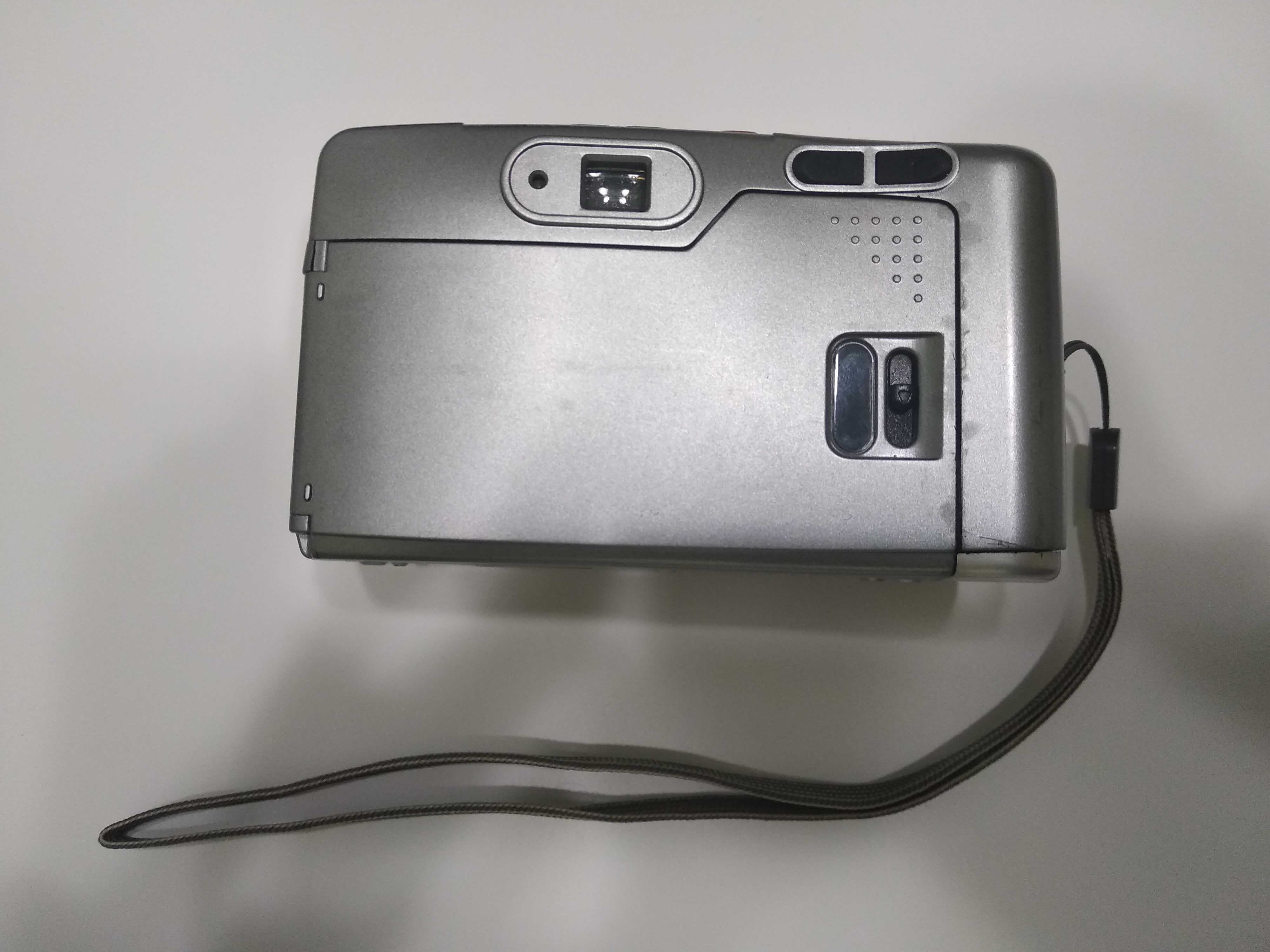 Продам плівковий фотоапарат (неробочий) Samsung fino 800