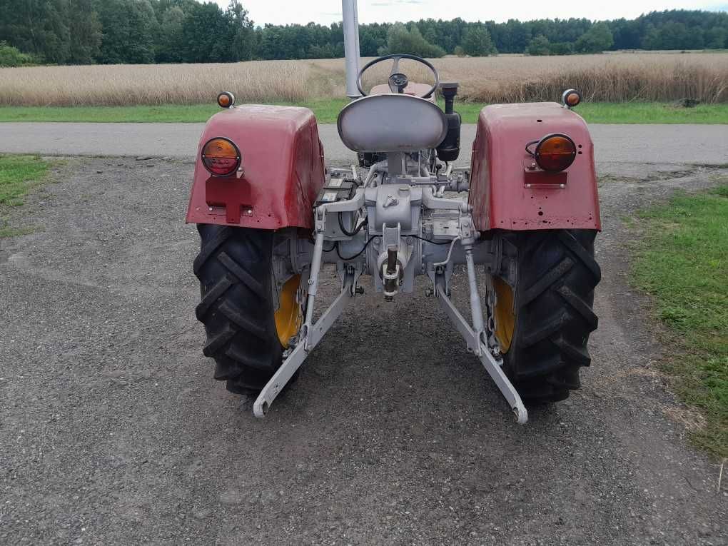 Traktor Ursus  C 300/C 328