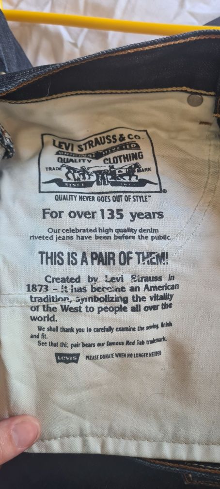 Calças levis homem