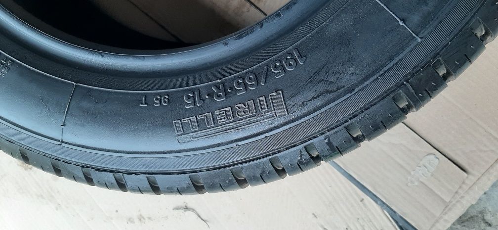 Продам одне колесо Pirelli 195 65 R15