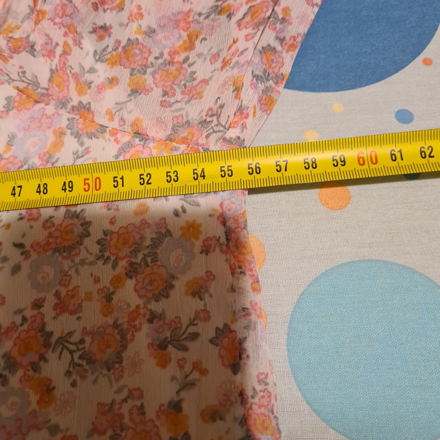 Kwiecista wiosenna bluzka z ozdobnym dekoltem, 40 L, 42 XL, 44 XXL