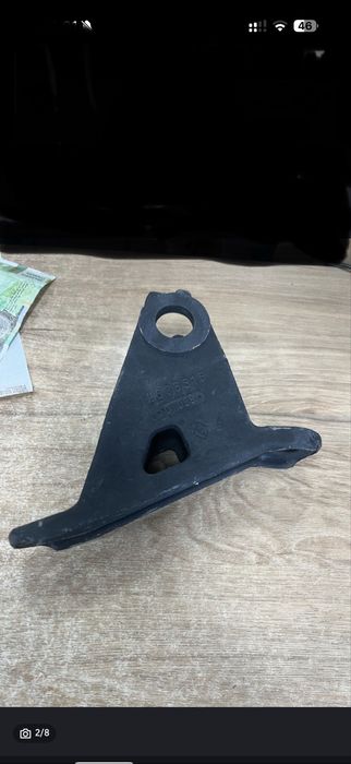 HMMWVE military. HAMMER H1. Кронштейн амортизатора нижній