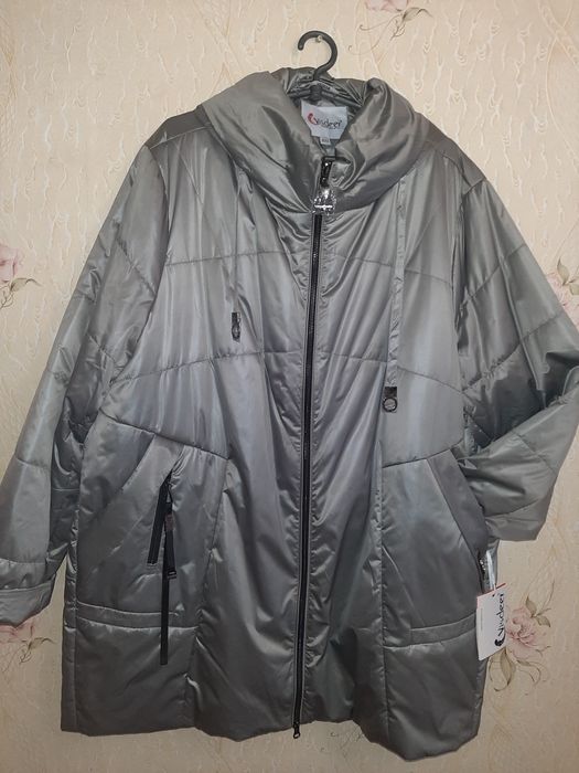 Продам жіночу демісезонну куртку Visdeer 60 розміру