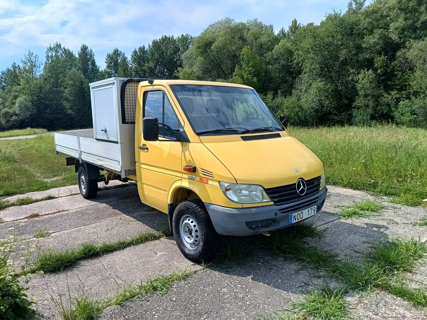 Mercedes-Benz SPRINTER 4X4 316 CDI 2.7, 5 cylindrów BLOKADA MOSTU! STAN BLACHARSKI IDEALNY! CAŁE AUTO W ORYGINALNYM LAKIERZE!!IDEALNA BAZA POD KAMPERA WYPRAWOWEGO!  Sprinter 4x4 2.7 CDI oryginalny stan! super zadbany!