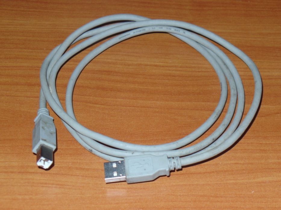 Cabos e extensões USB (USB-A, USB-B, Mini-USB-B, Apple Lightning)