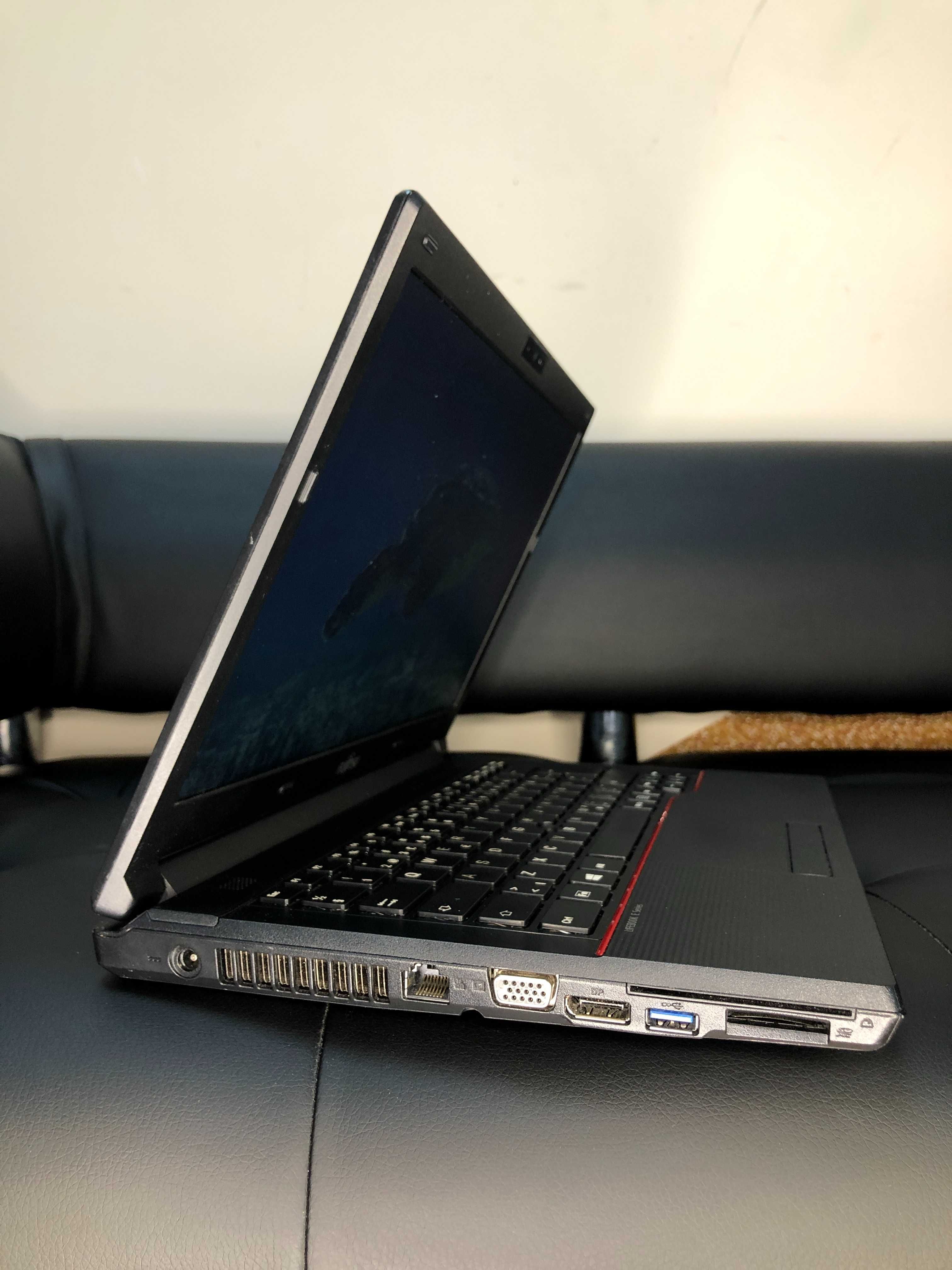 Ноутбук Fujitsu LifeBook E546/13.9"HD/i5-6200U/8GB/256GB/ГАРАНТІЯ