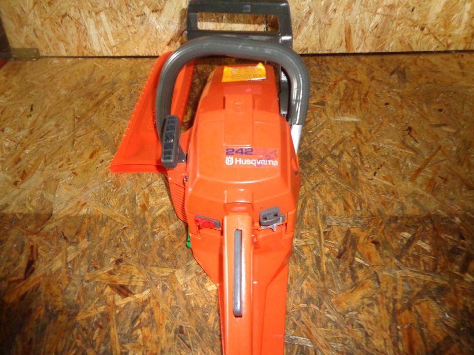 Piła pilarka spalinowa motorowa Husqvarna 242 XPG !!!