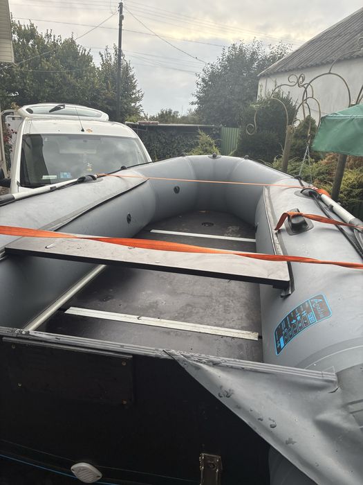 Лодка 330 килевая Avalon