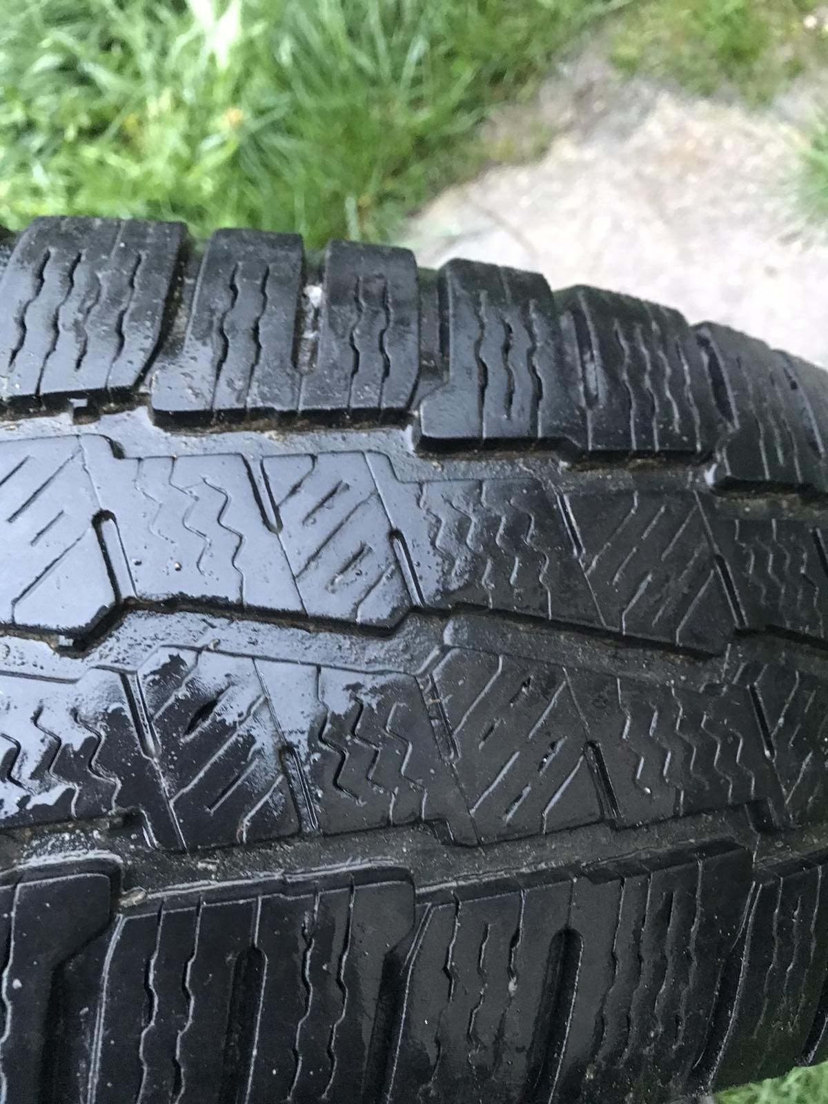 Продаю покрышка 215/70R15