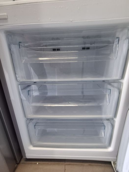 Холодильник Samsung modelRL34SCPS