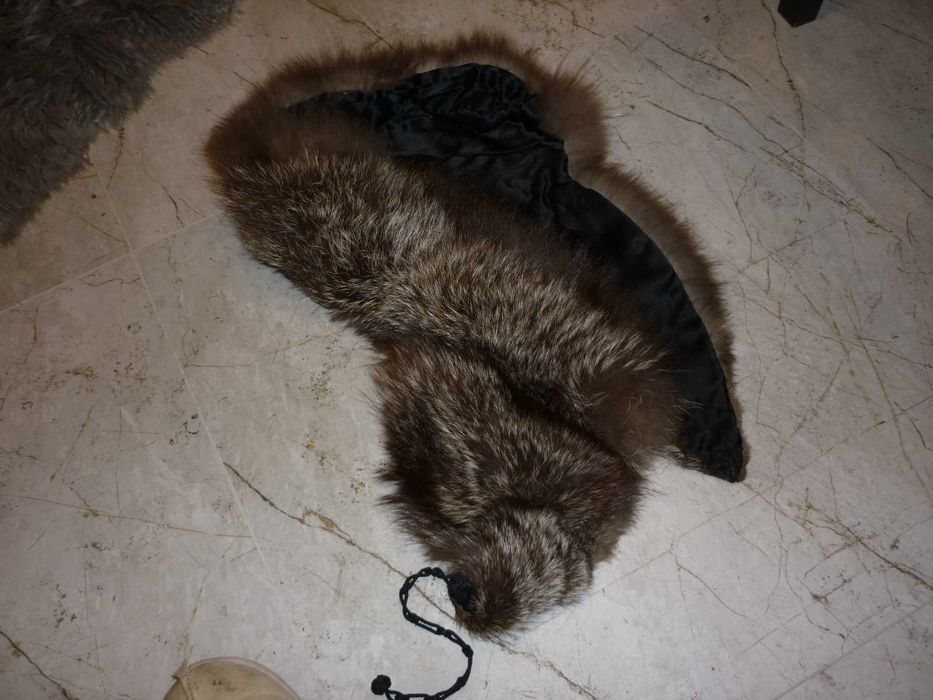 kołnierz z lisa przywieziony z Norwegii