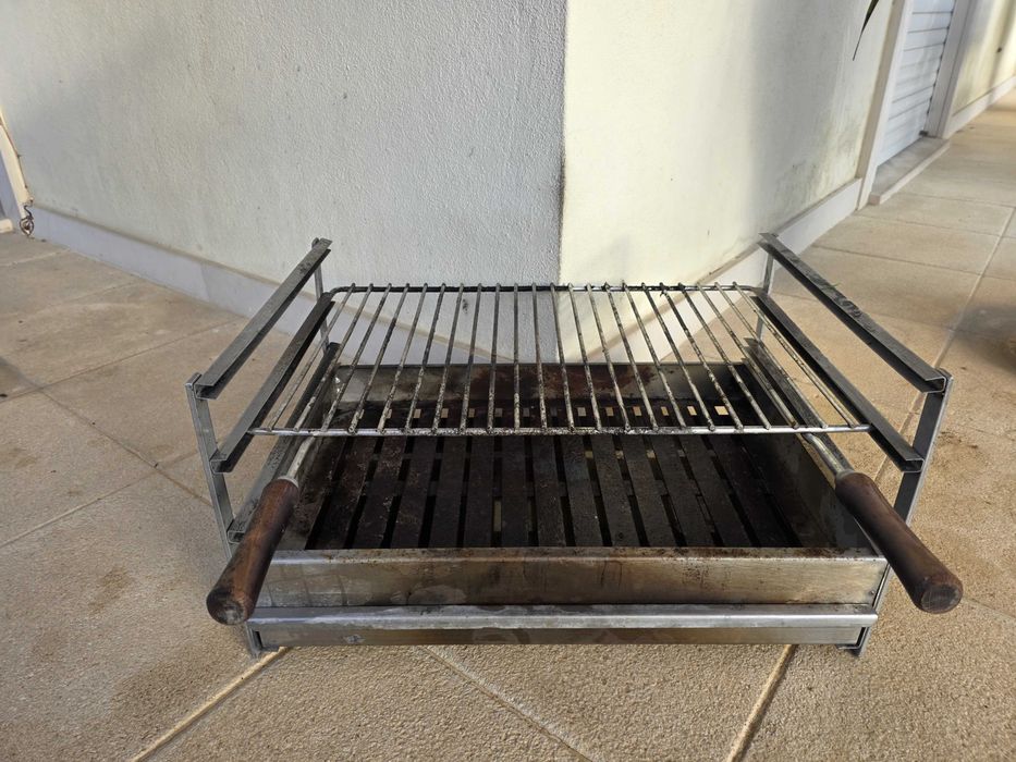 Grelhador em Aço Inoxidável - 60cm