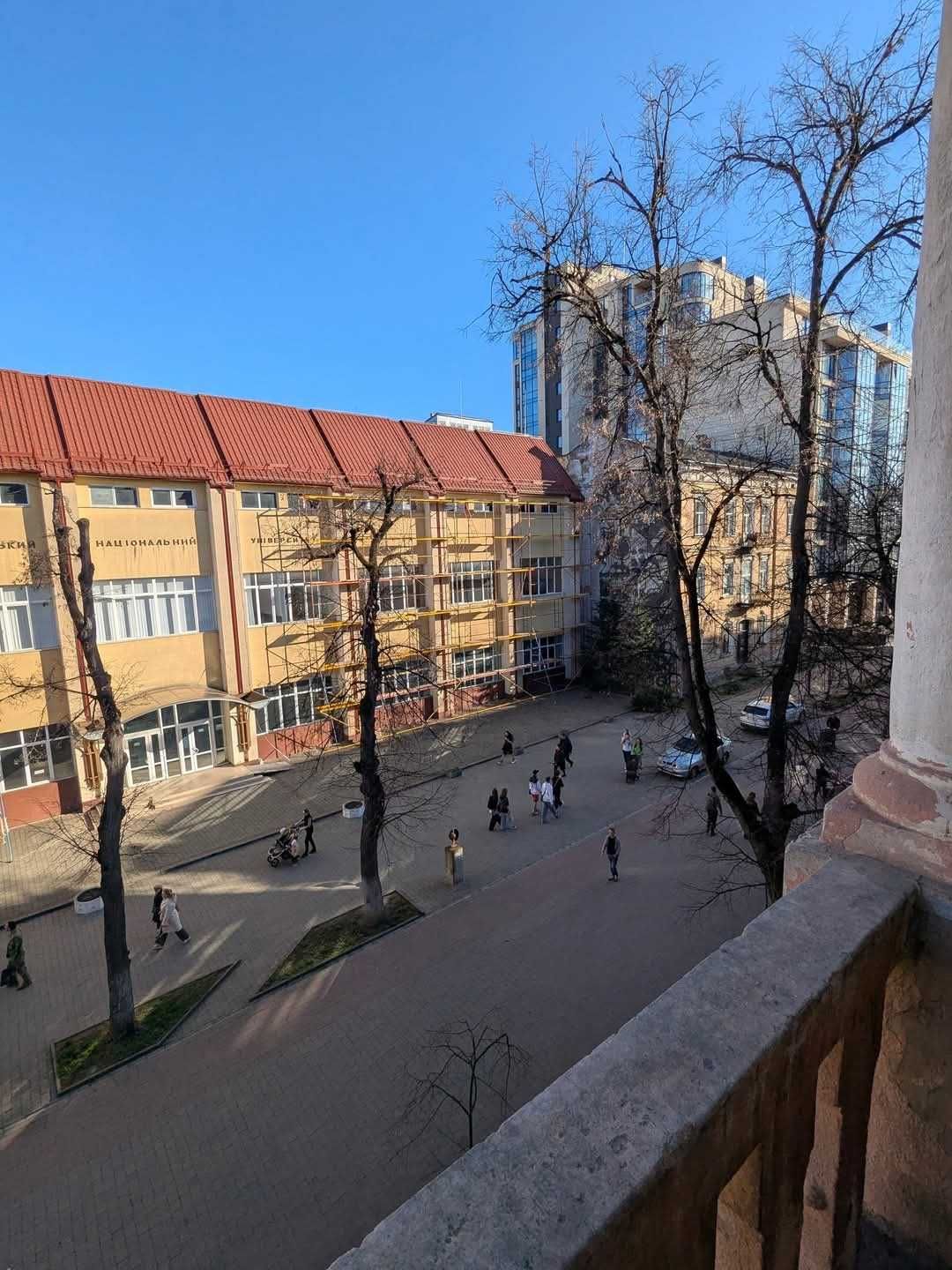 Продаж трикімнатної квартири з індивідуальним опаленням,вул.Шевченка.