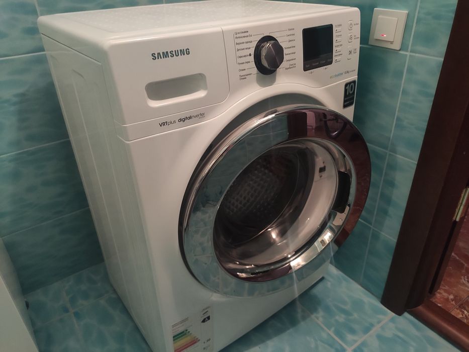Продам стиральную машину Samsung WF1802 XEK