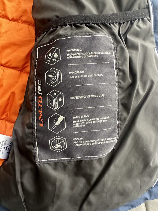 Продам демісізонну-зимову куртку Next