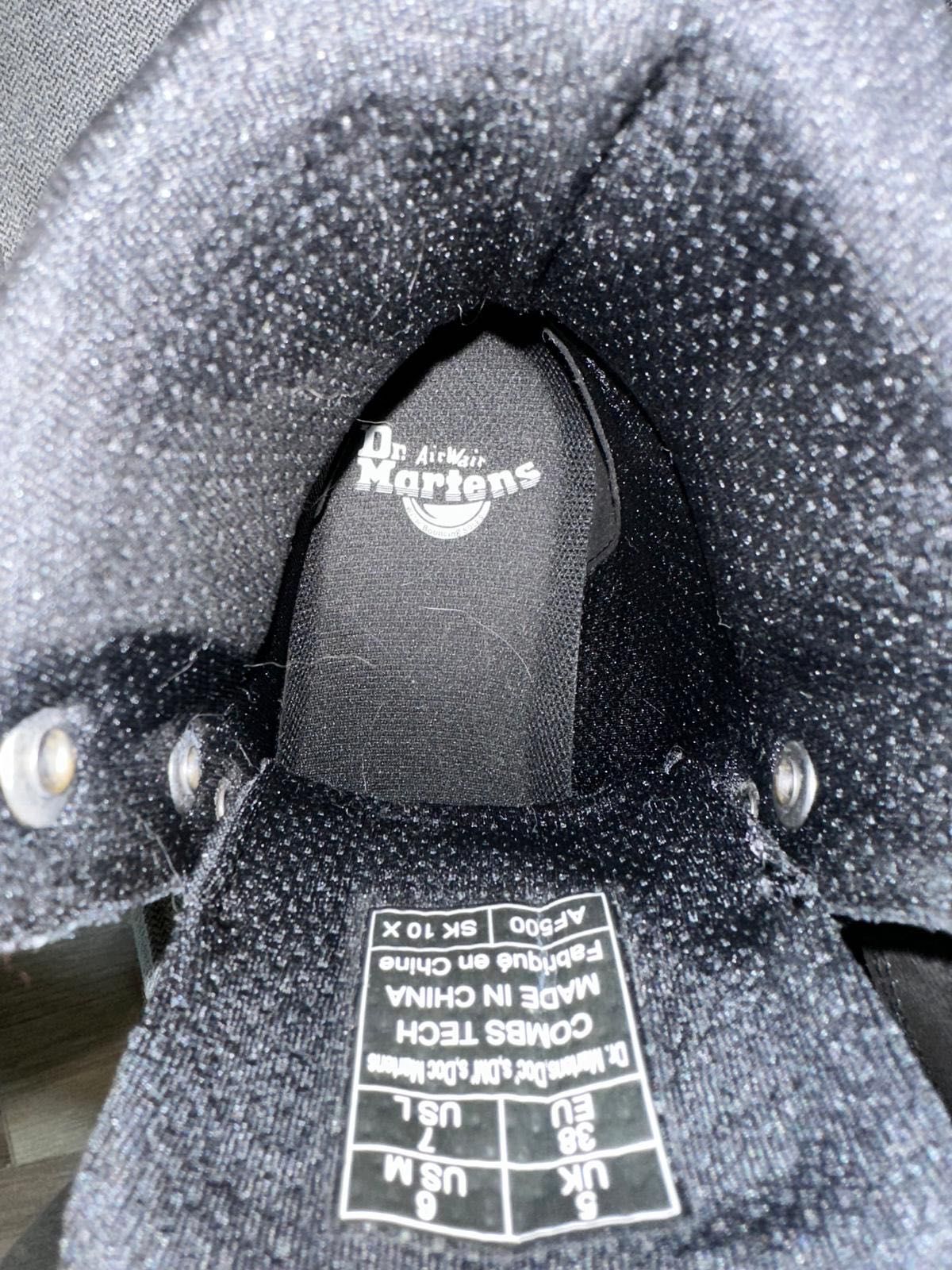 Vendo botas pretas da Dr. Martens