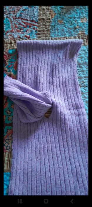 Cachecol roxo com efeito