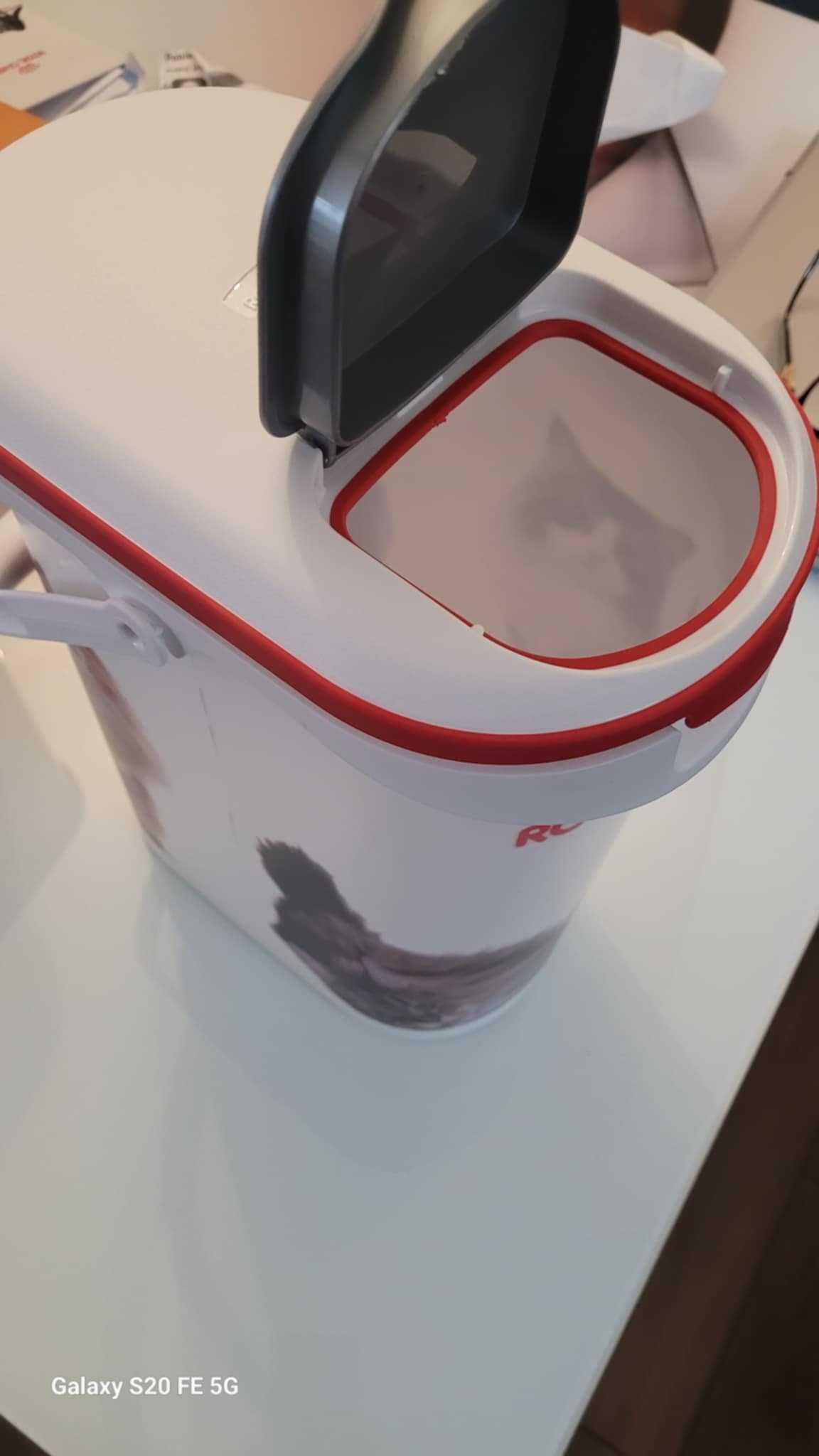 POJEMNIK NA KARMĘ dla kota 4KG puszka CURVER 10L
