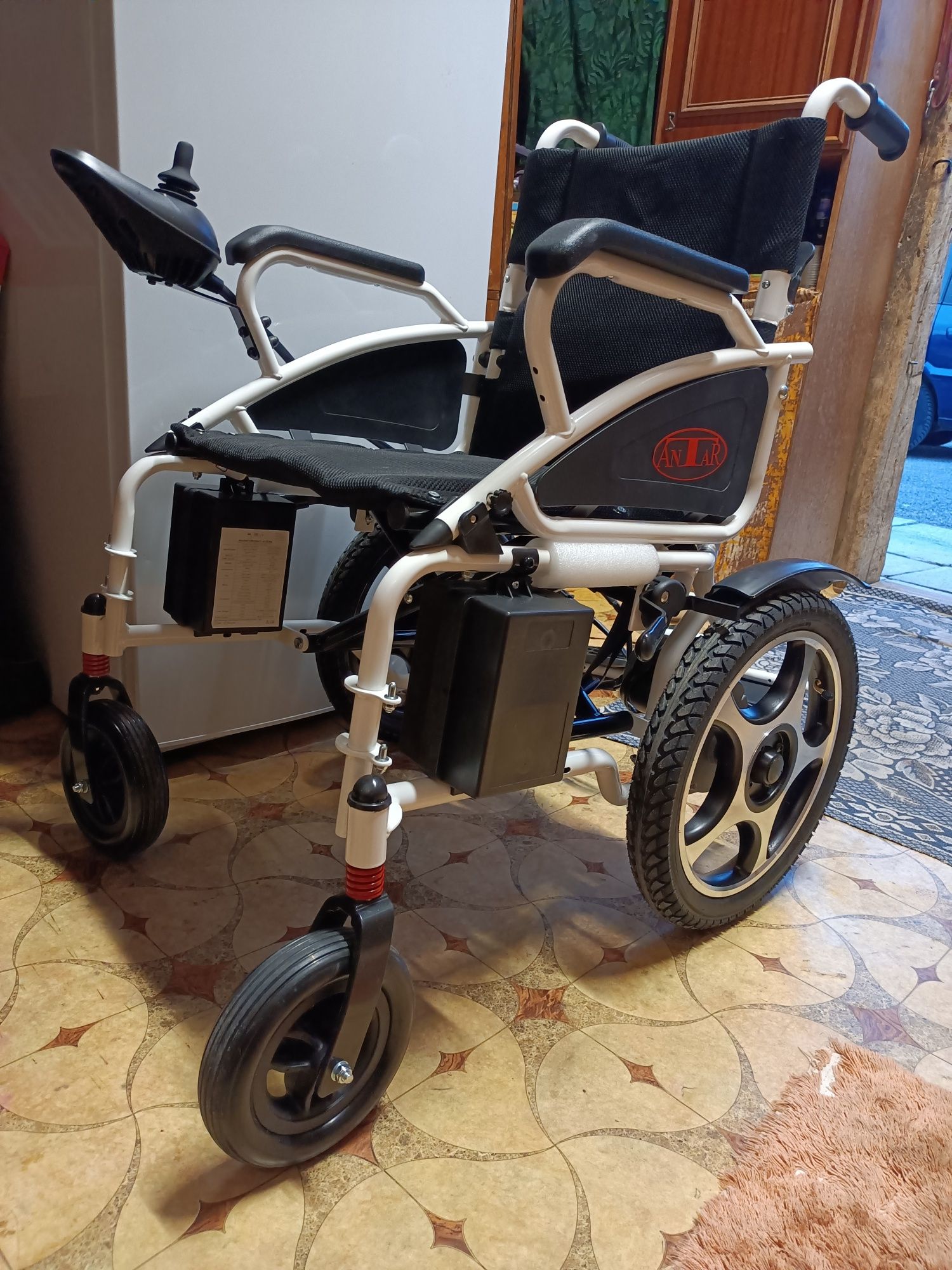 Wózek inwalidzki elektryczny