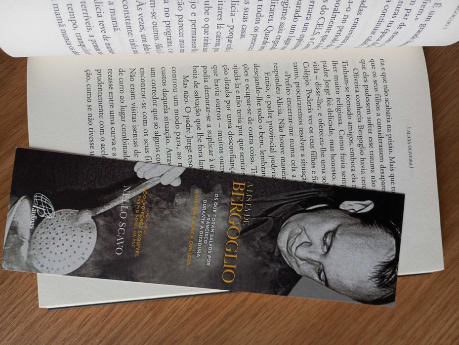 A Lista de Bergoglio
Os que foram salvos por Francisco
de Nello Scavo