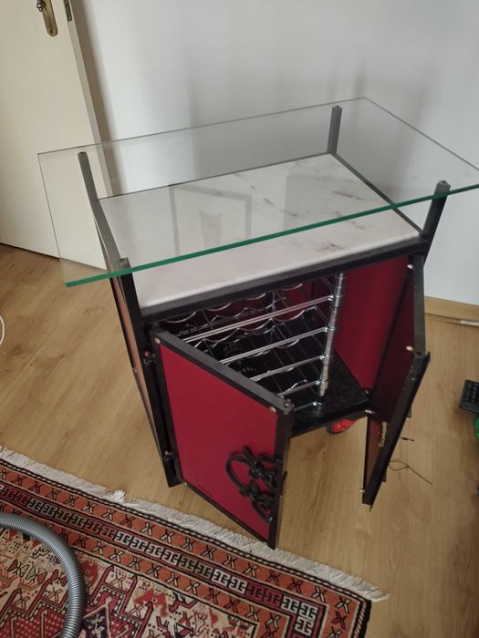 Mesa de apoio garrafeira