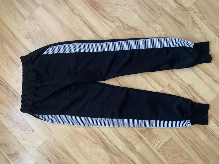 Костюм спортивний на дівчинку